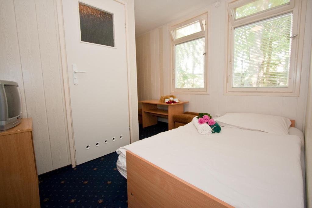 Ow Gromada Pod Bukami Hotel เมียนซิดดรอแย ห้อง รูปภาพ